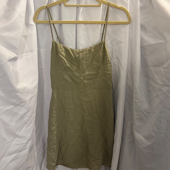 Dress - Picture 2 of 6